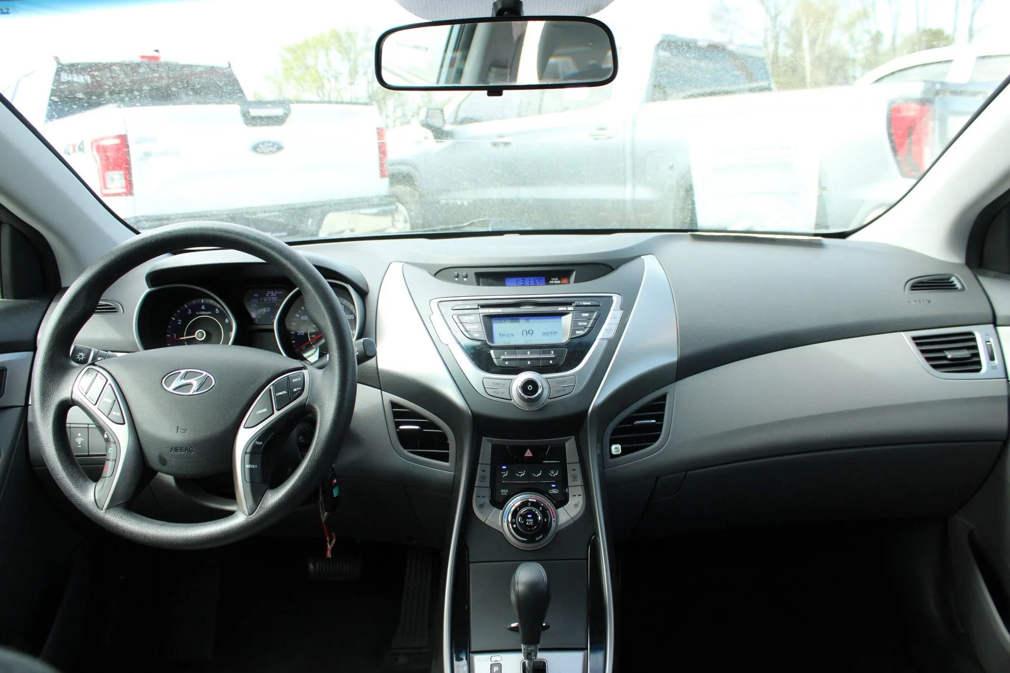 Used 2013 Hyundai Elantra GLS w/ Preferred Pkg FWD image 16