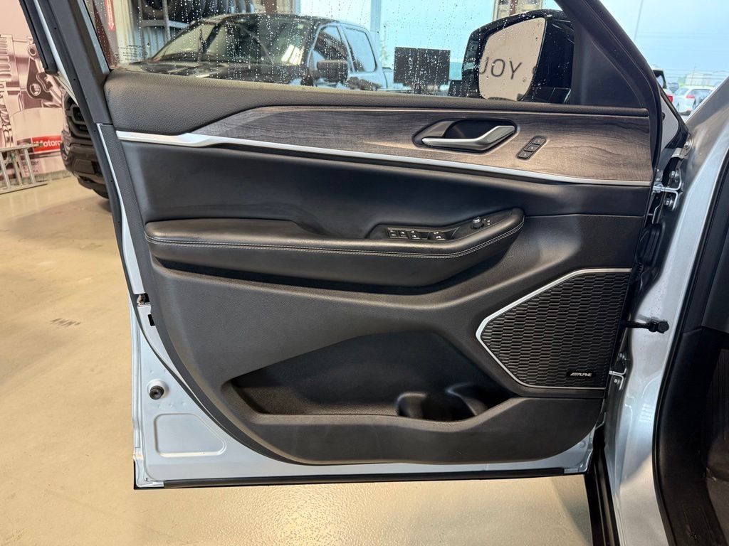 Used 2021 Jeep Grand Cherokee L Limited RWD image 9