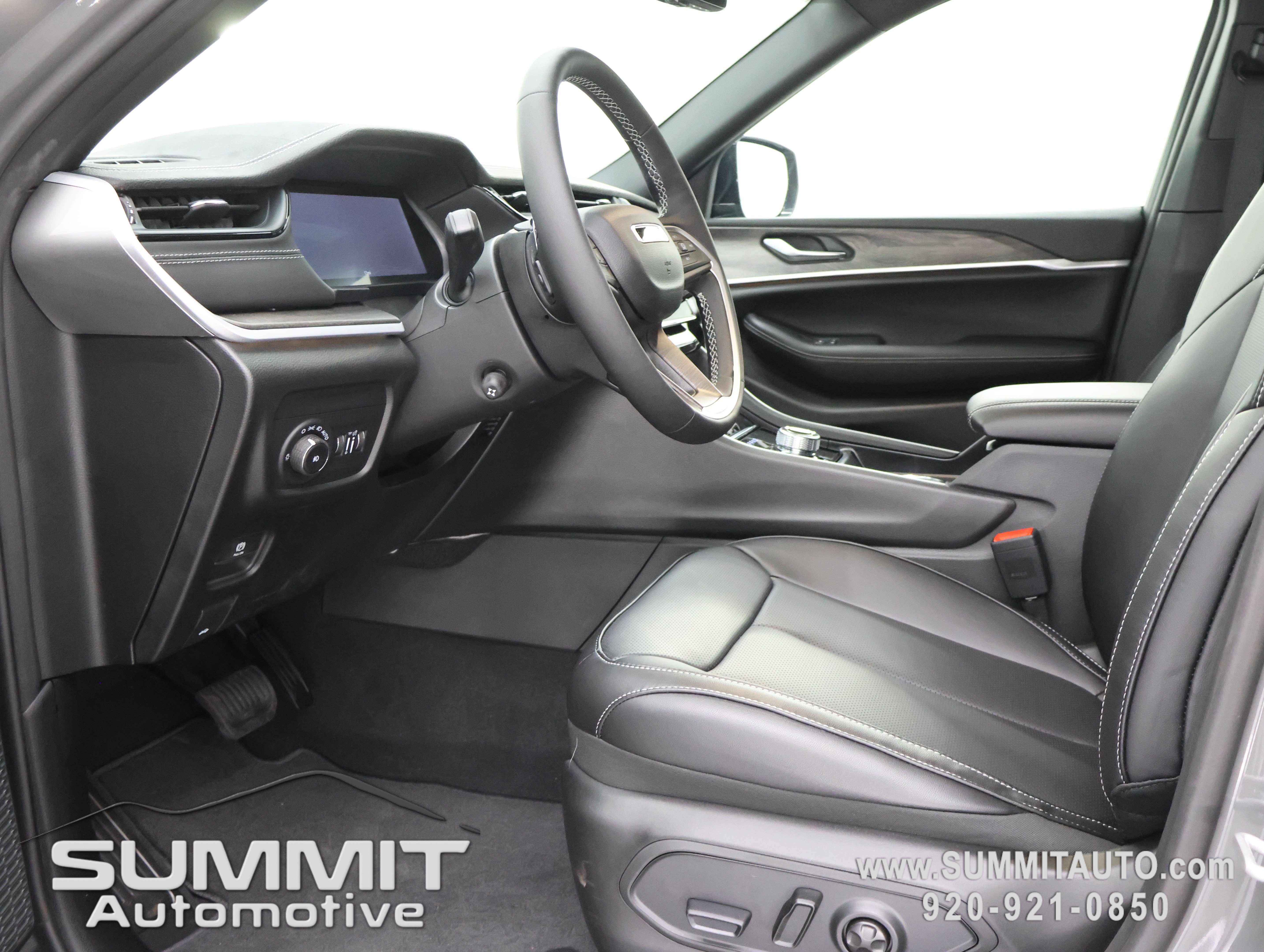 New 2027 Jeep Grand Cherokee L Limited AWD/4WD image 8