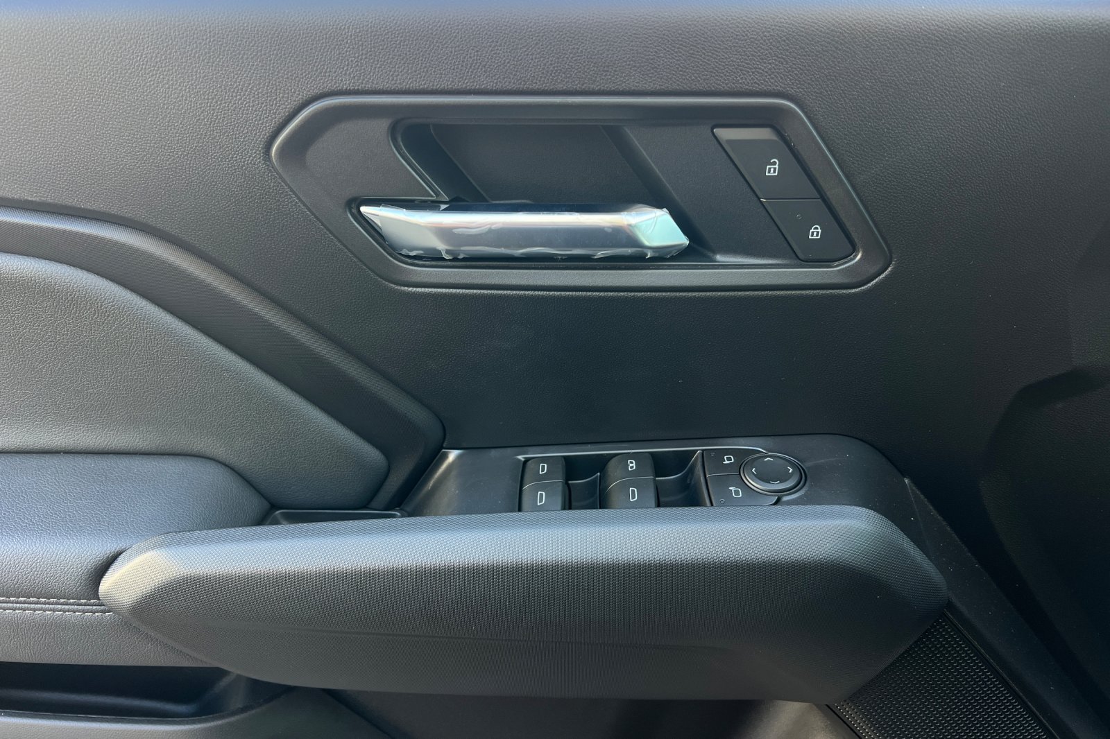 New 2026 GMC Canyon Elevation w/ Convenience Package RWD image 9