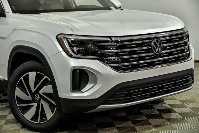 New 2026 Volkswagen Atlas SE image 2