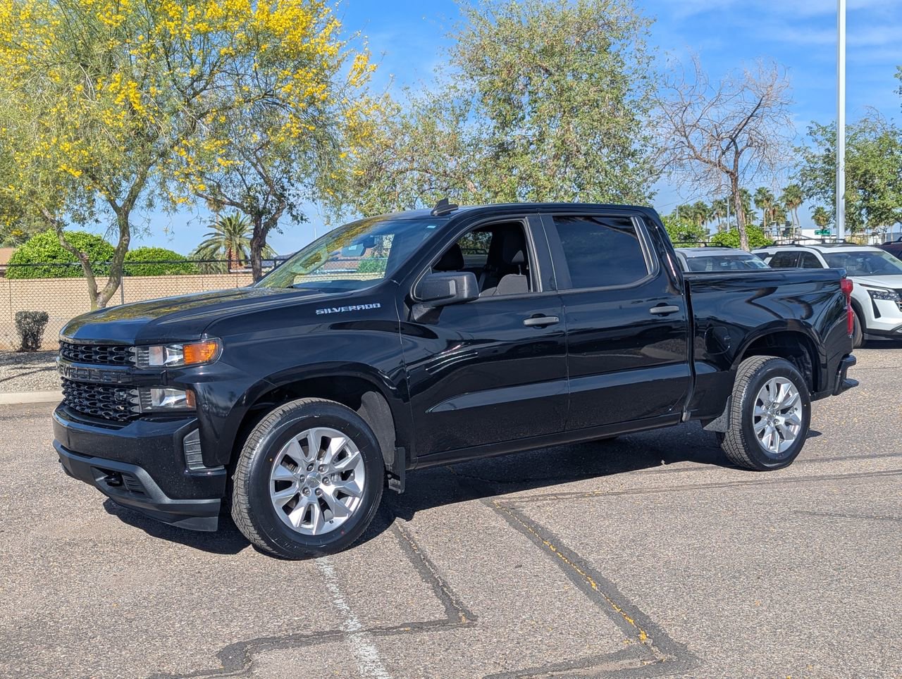Used 2020 Chevrolet Silverado 1500 Custom w/ Custom Value Package image 2