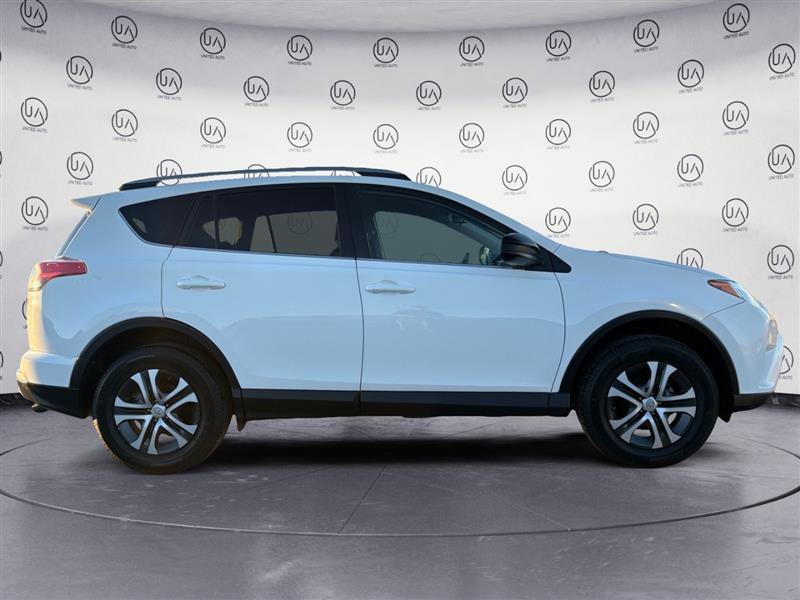 Used 2018 Toyota RAV4 LE w/ Carpet Mat Package image 6