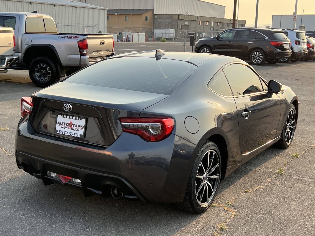 Used 2017 Toyota 86 RWD image 4