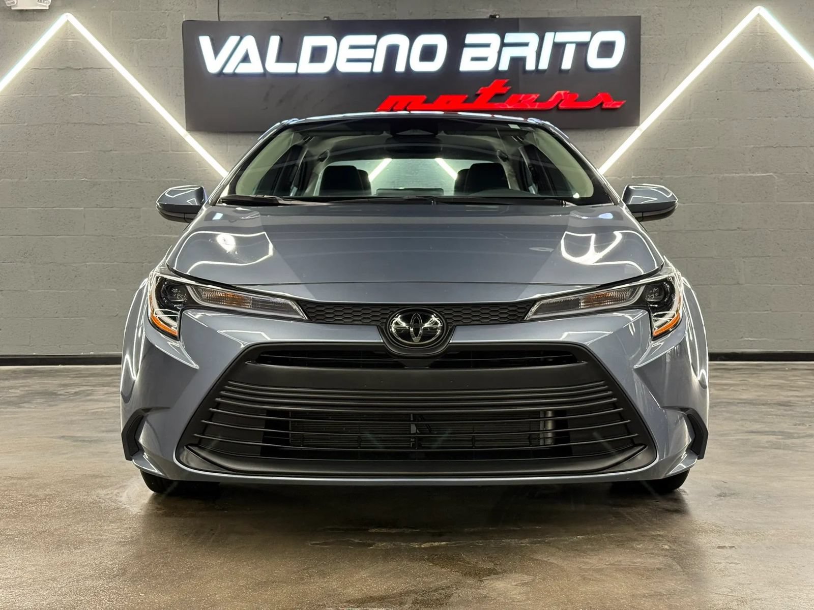 Used 2023 Toyota Corolla LE FWD image 5
