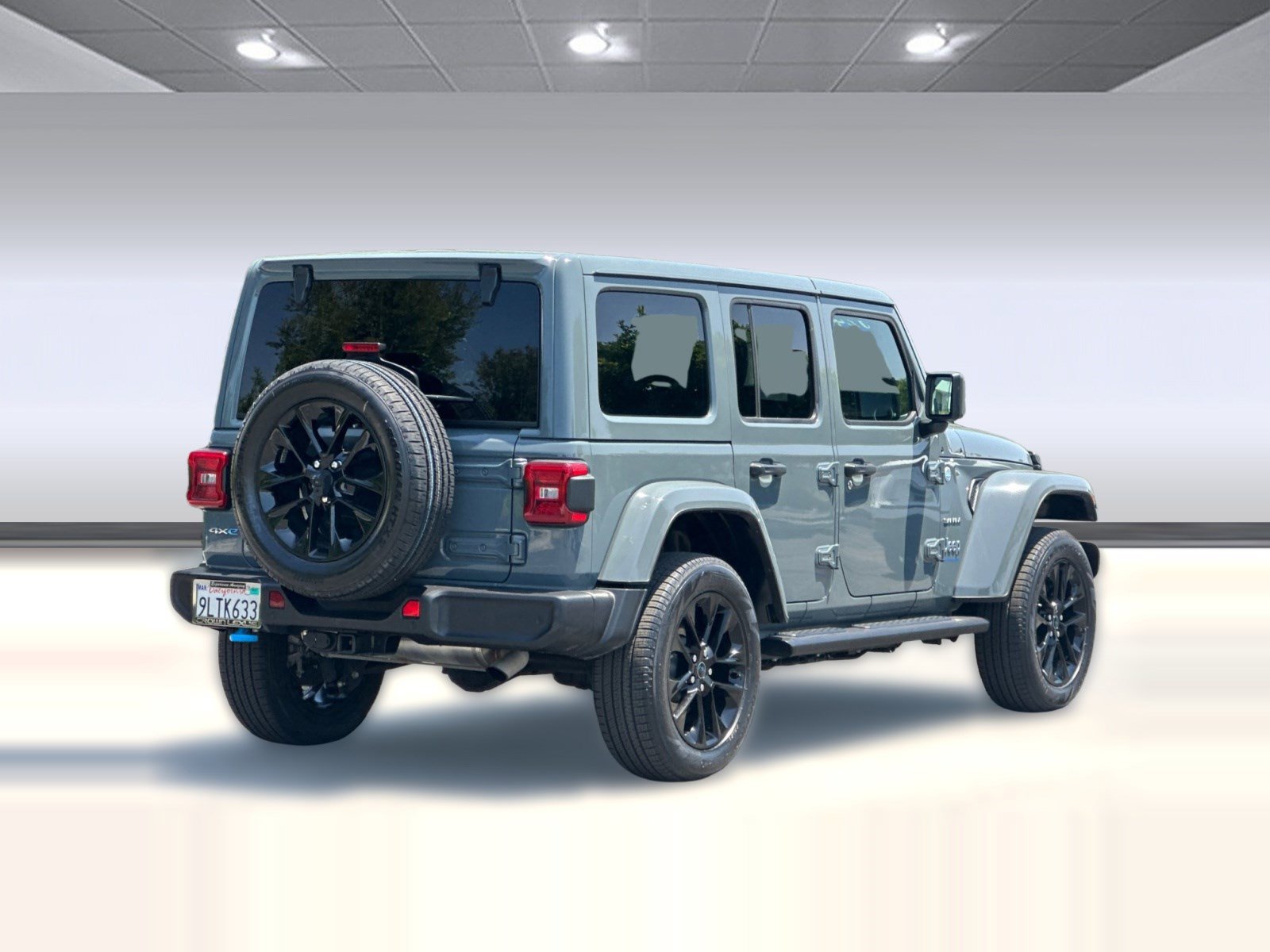 Used 2024 Jeep Wrangler Unlimited Sahara w/ Safety Group AWD/4WD image 9