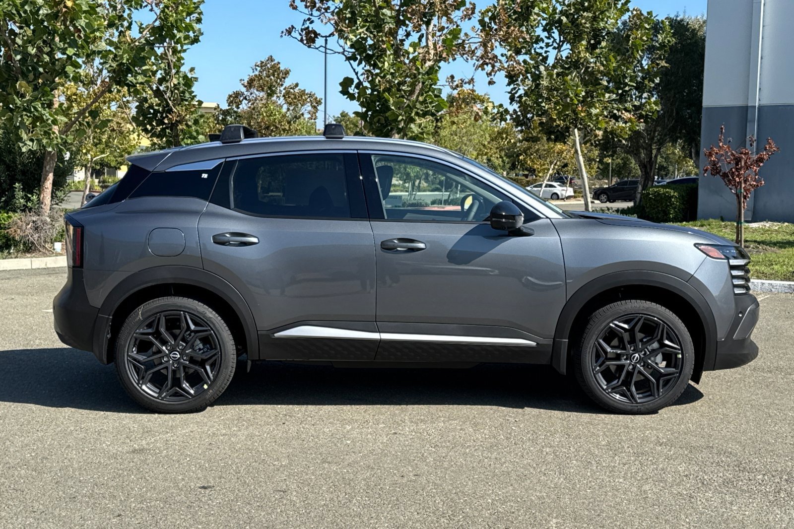 New 2026 Nissan Kicks SR w/ SR Premium Package image 3