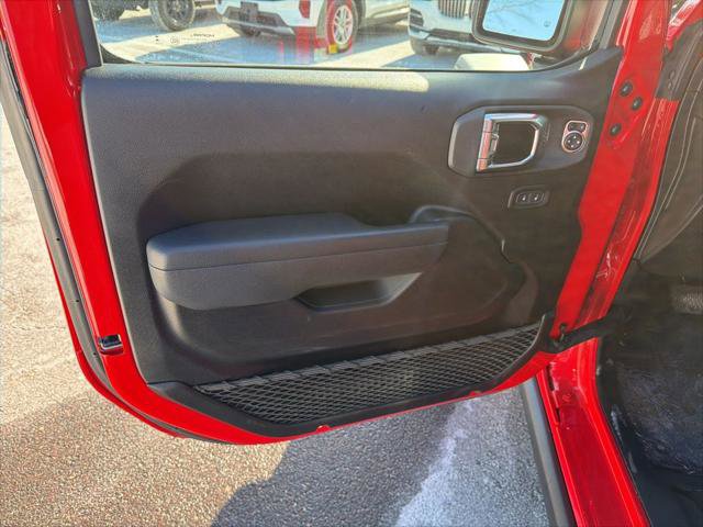 Certified 2025 Jeep Wrangler Unlimited Rubicon 4xe w/ Convenience Group image 6