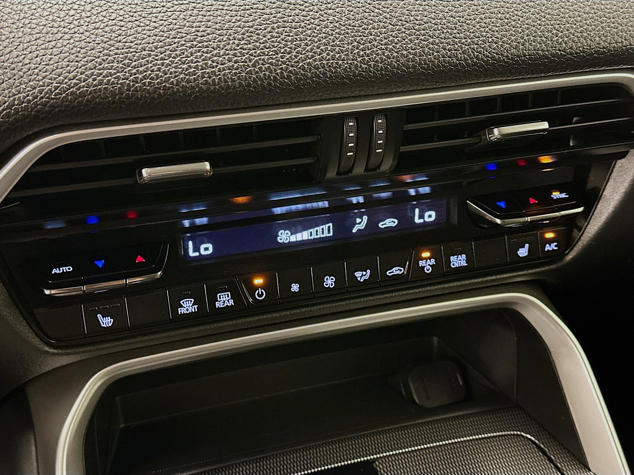 Used 2025 MAZDA CX-90 3.3 Turbo w/ Premium Sport Pkg image 24