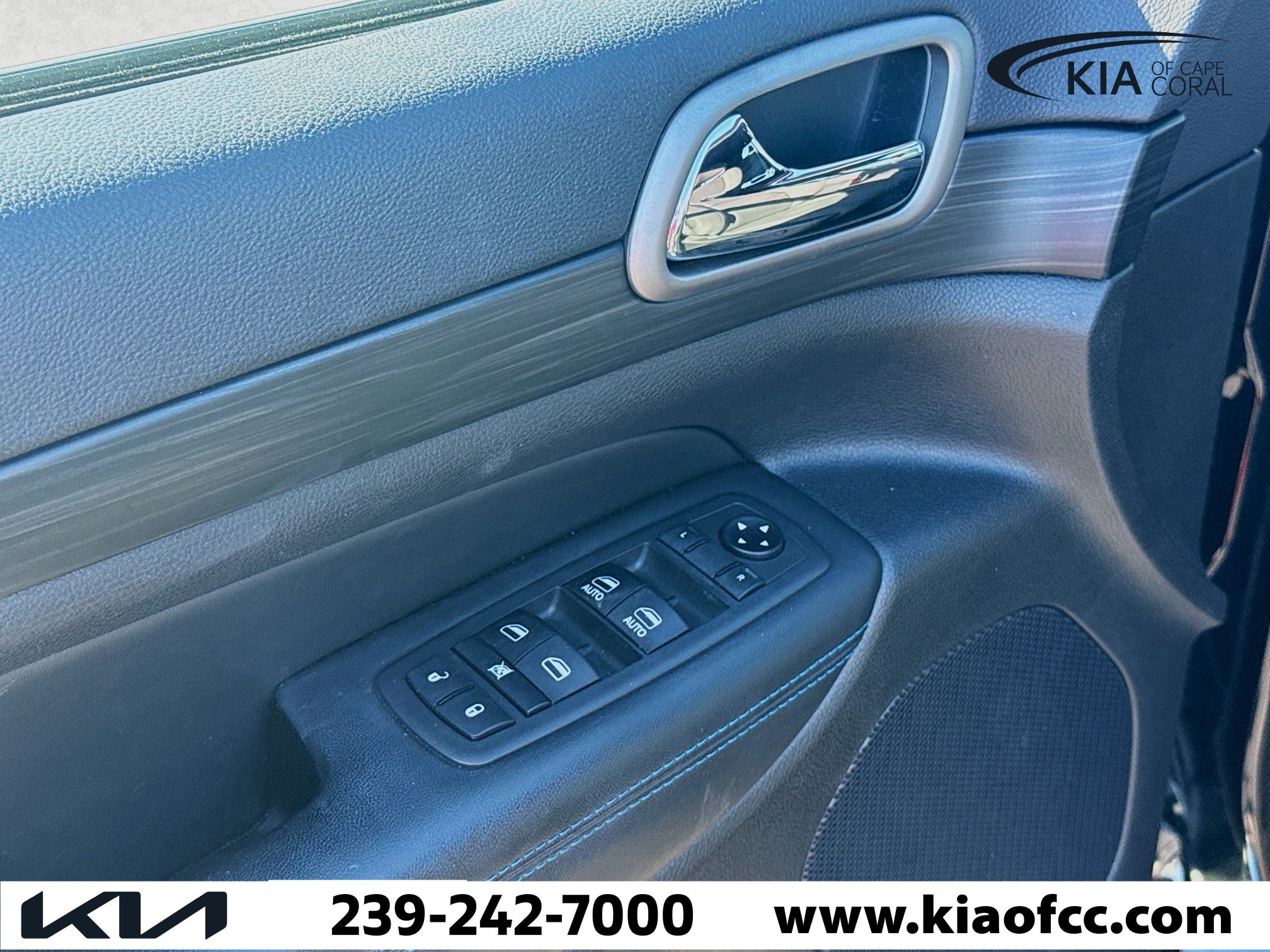 Used 2019 Jeep Grand Cherokee Laredo image 21