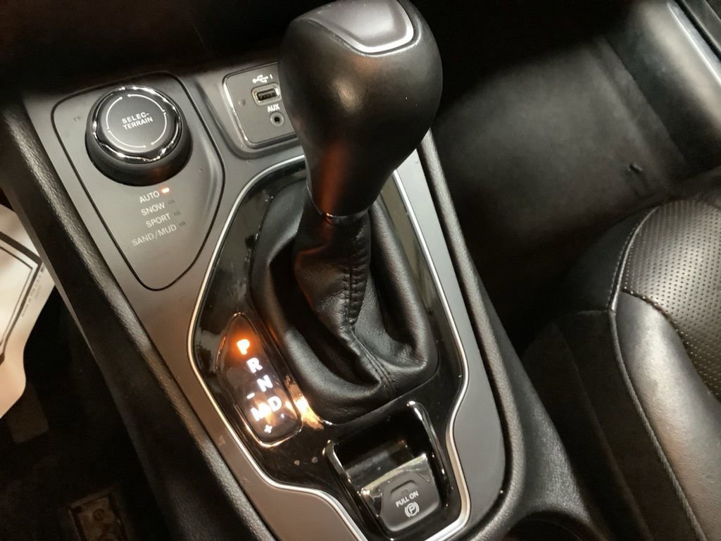 Used 2019 Jeep Cherokee Limited image 31