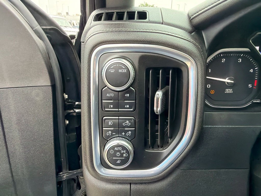 Used 2022 GMC Sierra 3500 Denali AWD/4WD image 26