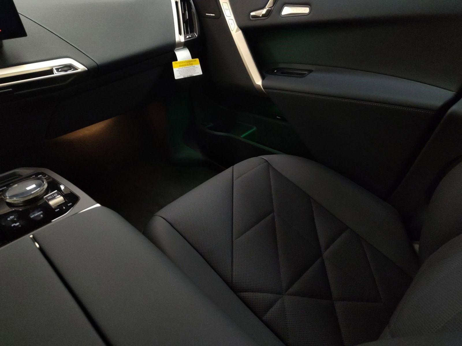 New 2026 BMW iX xDrive45 w/ Premium Package image 25