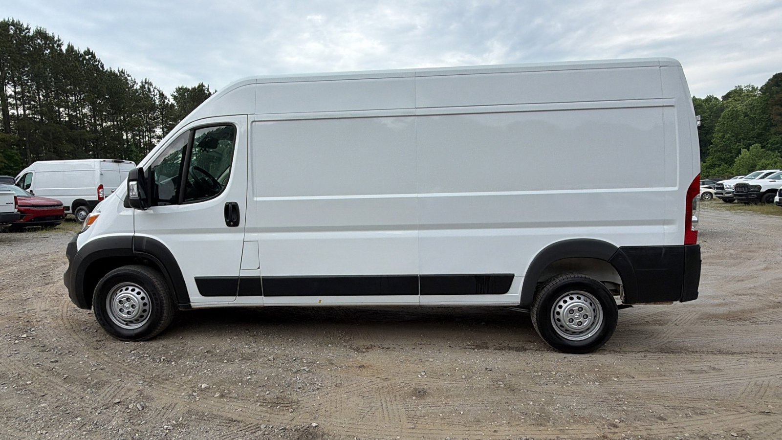 Used 2024 RAM ProMaster 2500 w/ Convenience Group FWD image 11