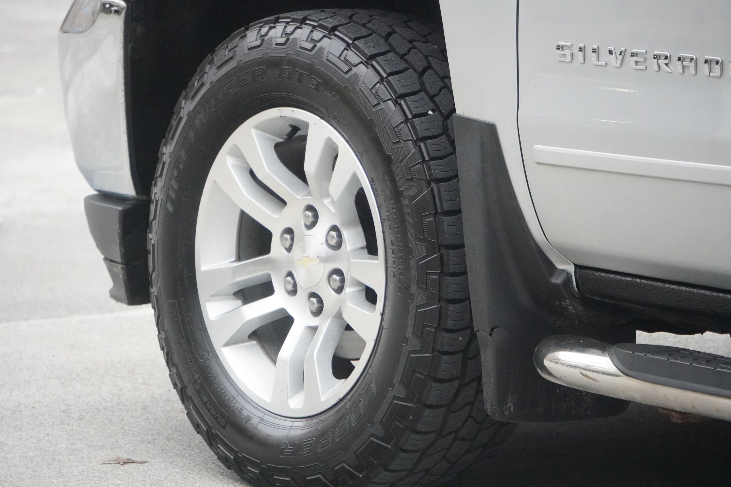Used 2018 Chevrolet Silverado 1500 LT w/ All Star Edition AWD/4WD image 37