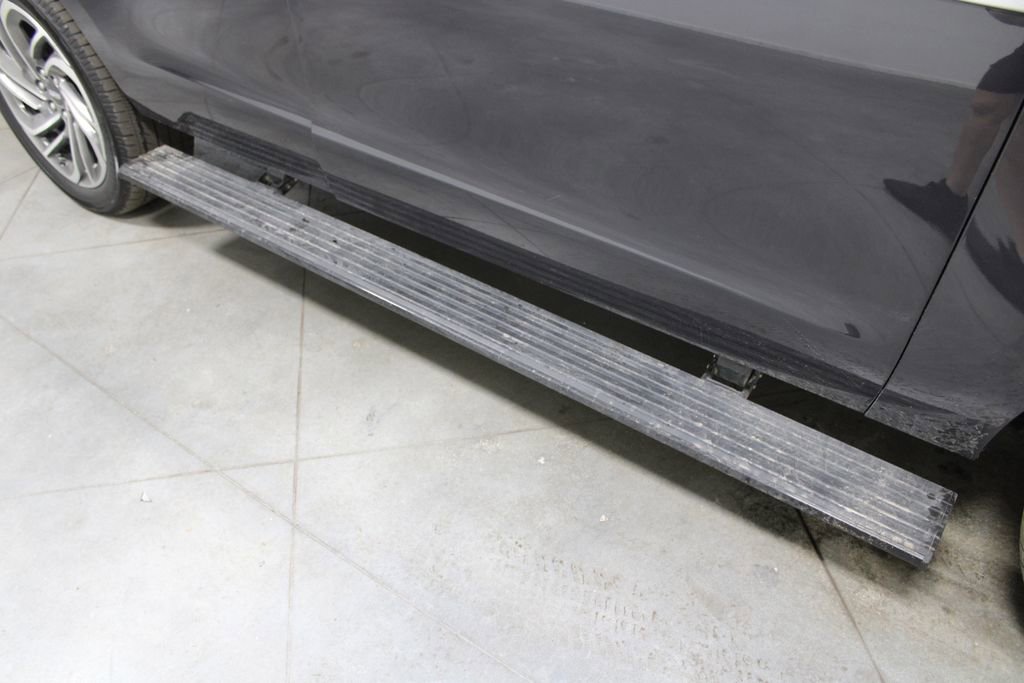 Used 2025 Lincoln Navigator Reserve image 13