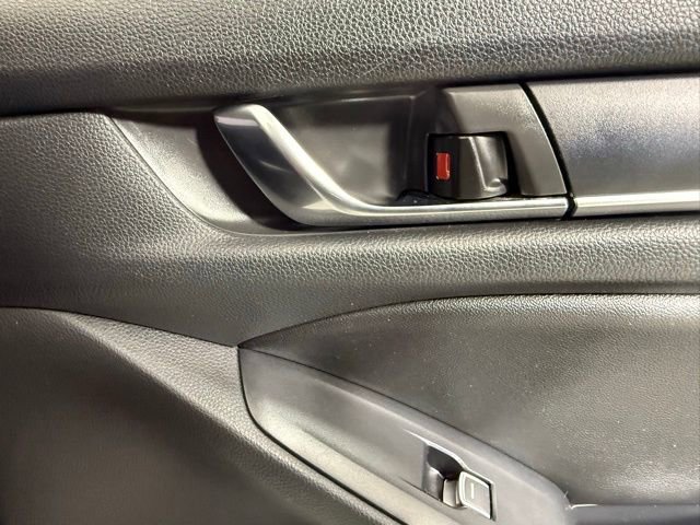 Used 2019 Honda Accord EX image 28