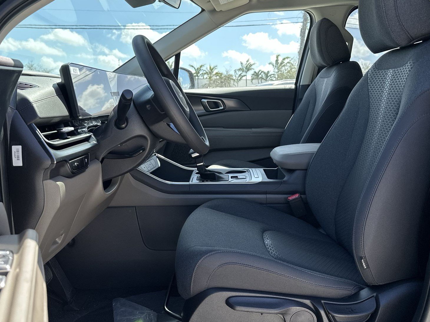 New 2026 Kia Carnival LX FWD image 14