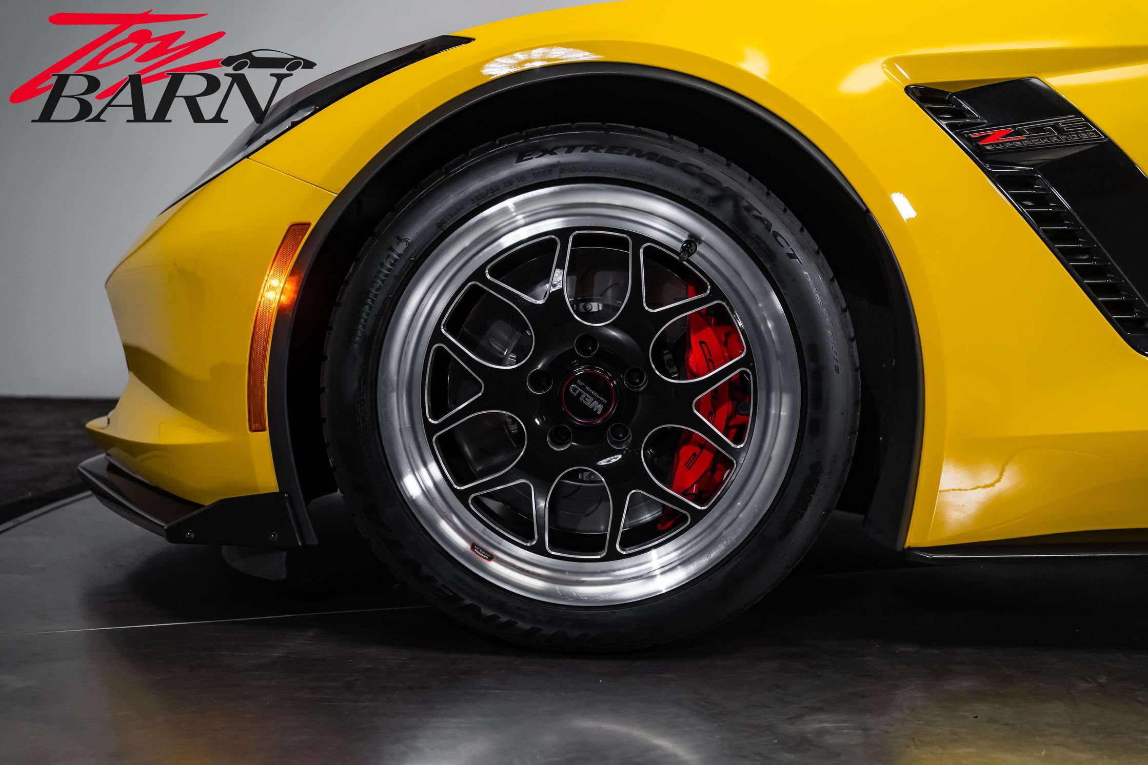 Used 2015 Chevrolet Corvette Z06 w/ 2LZ Preferred Equipment Group RWD image 23