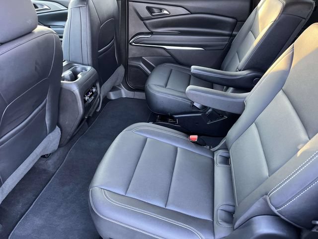 Used 2025 Chevrolet Traverse LT AWD/4WD image 18