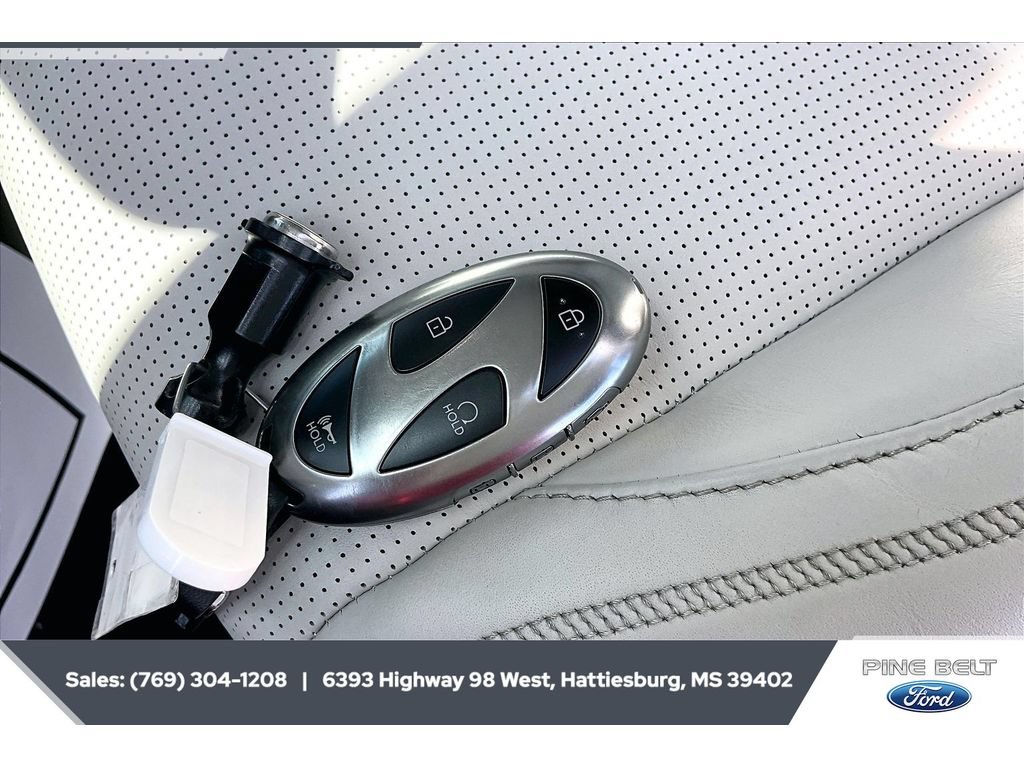 Used 2025 Hyundai Santa Fe Calligraphy FWD image 9