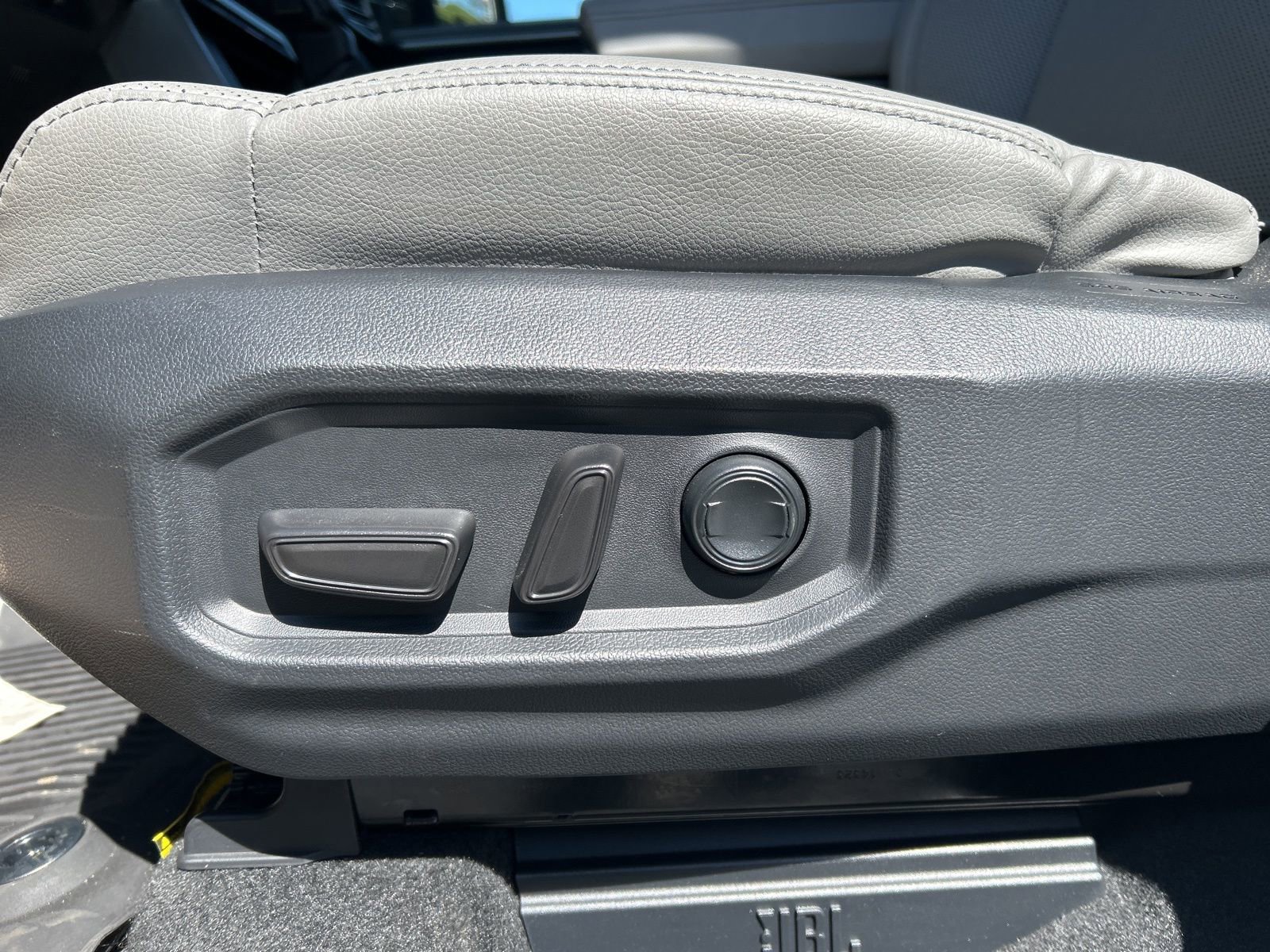 Used 2024 Toyota Tundra Limited w/ TRD Off-Road Package image 11