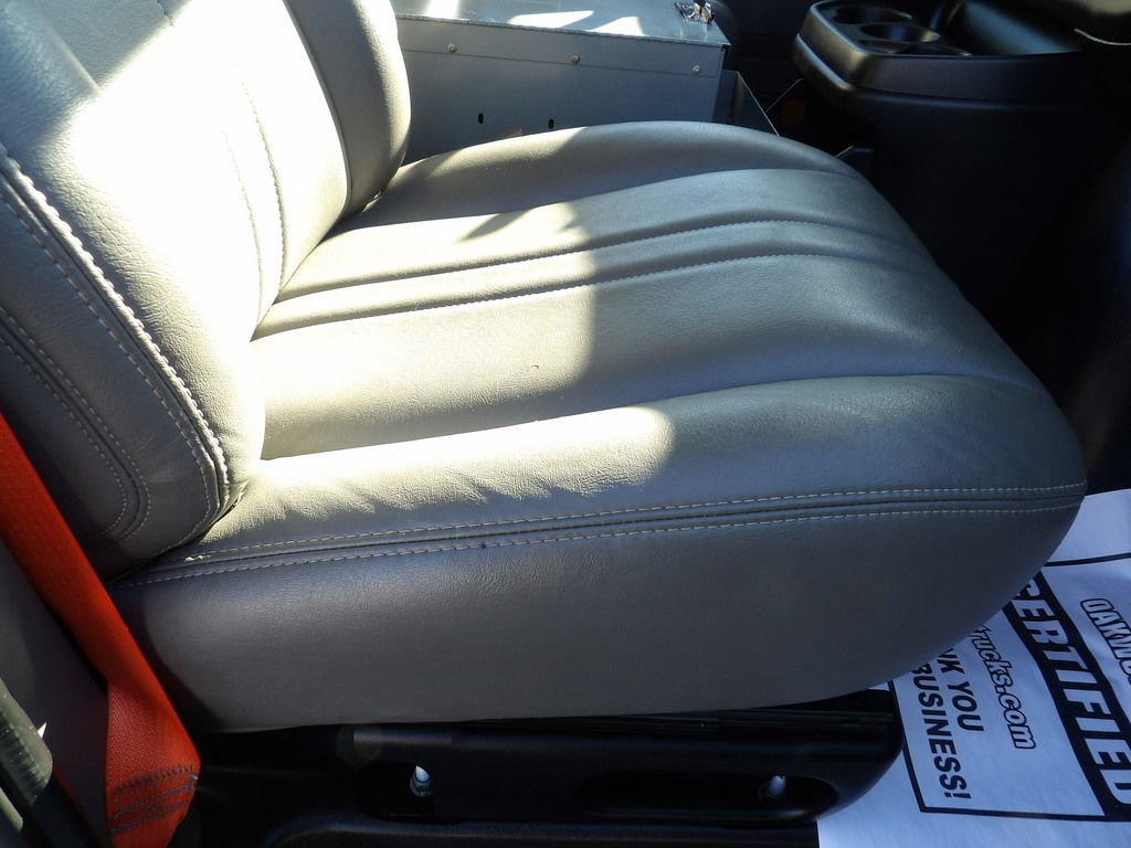 Used 2017 Chevrolet Express 2500 image 37