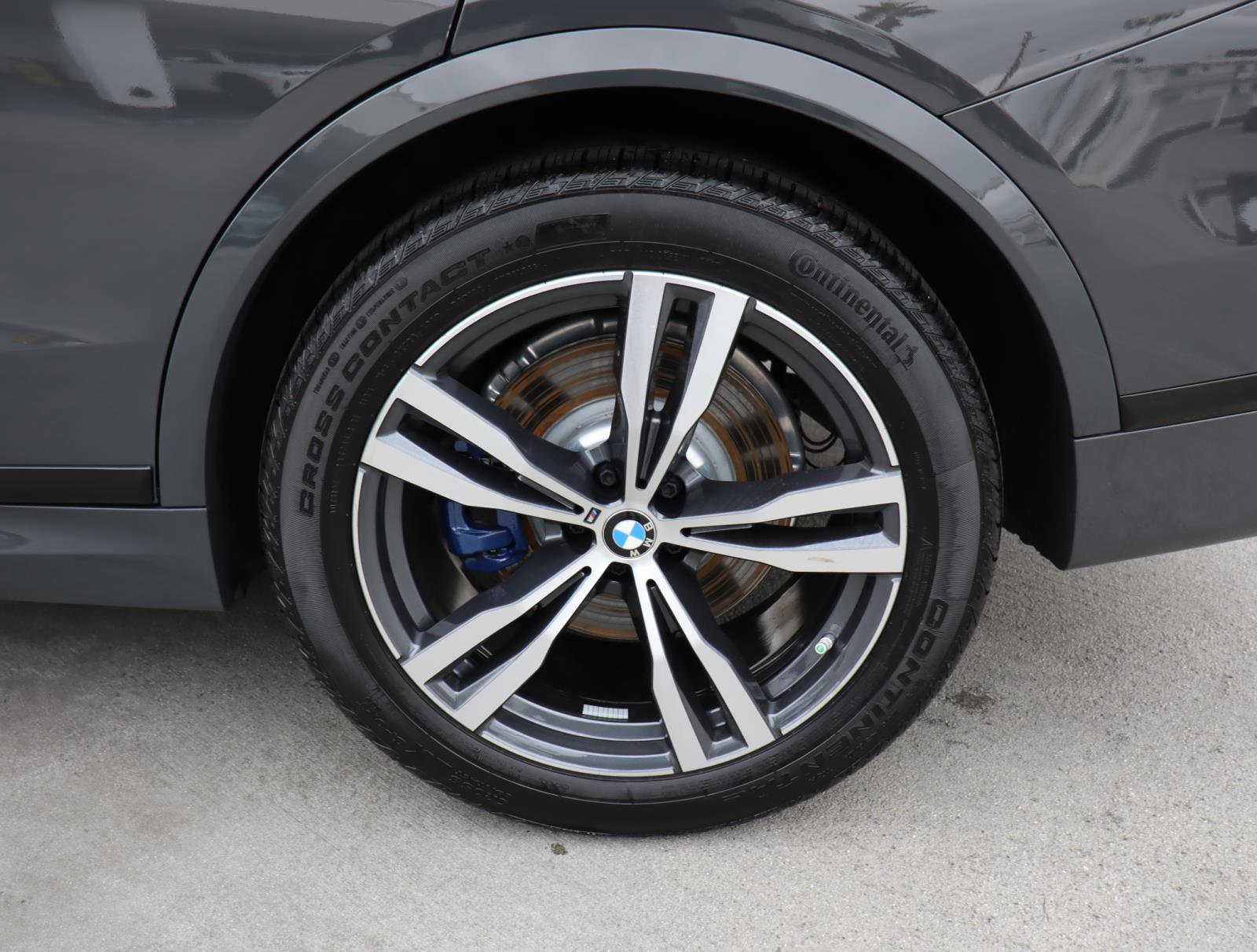Used 2026 BMW X7 xDrive40i w/ Dynamic Handling Package image 9