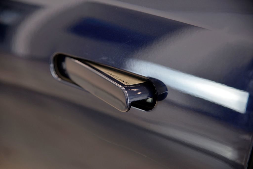 Used 2018 Jaguar F-TYPE Coupe image 13