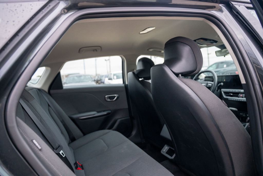 Used 2025 Kia K4 EX image 13
