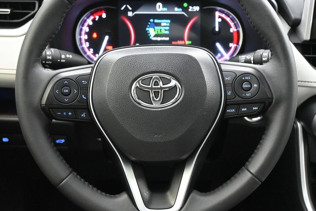 Used 2020 Toyota RAV4 Limited FWD image 6