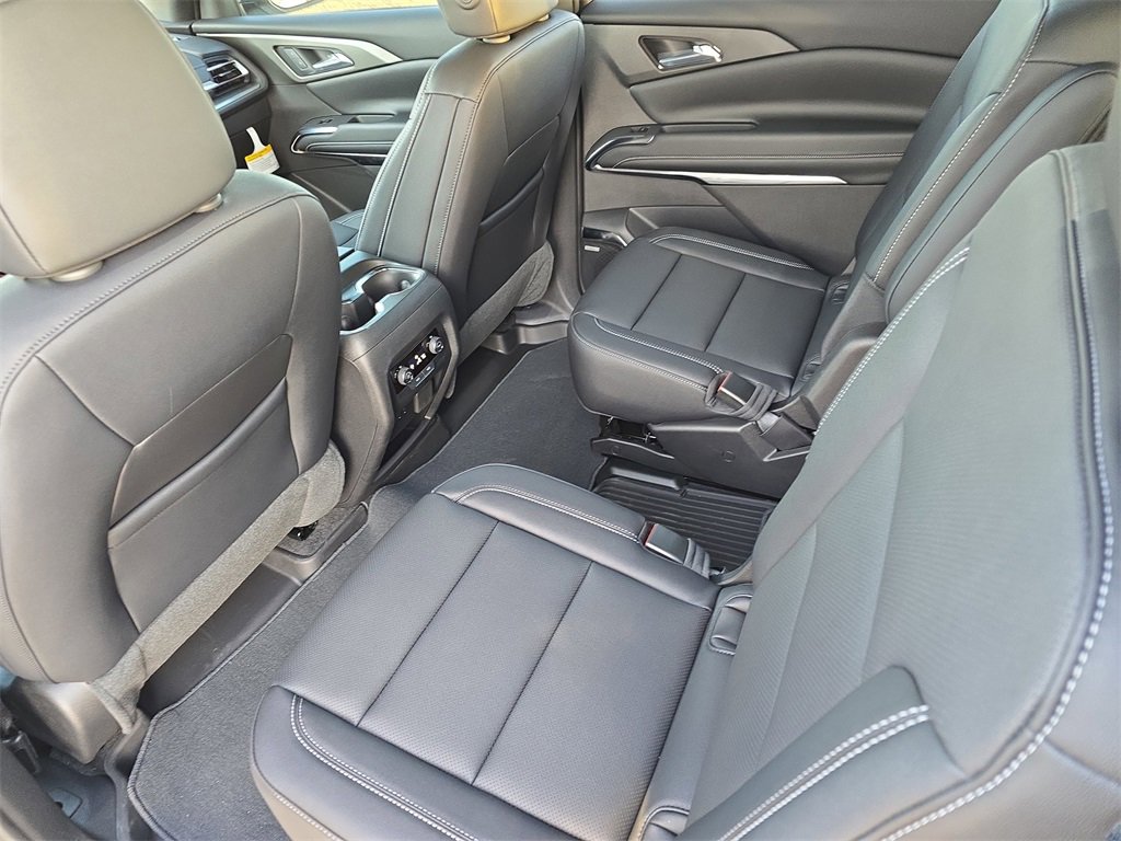 New 2025 Chevrolet Traverse LT w/ Enhanced Driving Package image 15