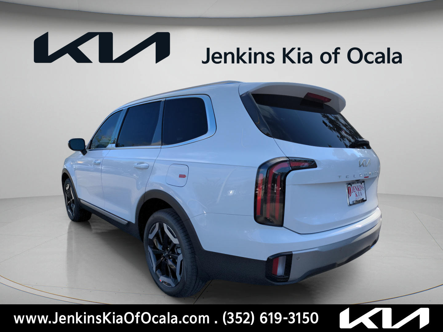 Certified 2023 Kia Telluride EX w/ EX Captain's Chair Package FWD image 6