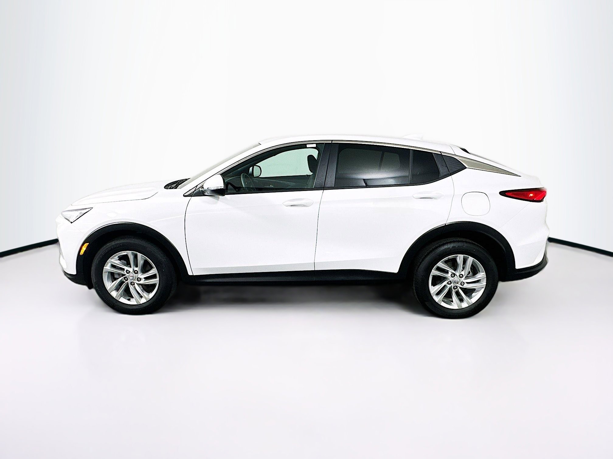Used 2025 Buick Envista Preferred FWD image 4