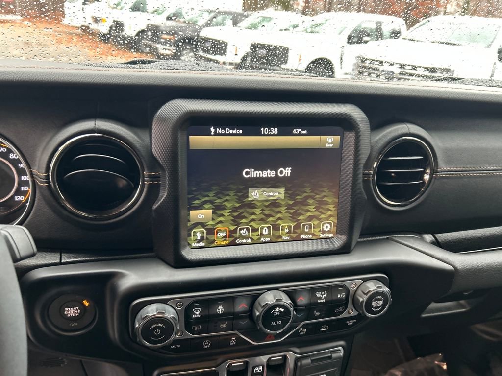 Used 2023 Jeep Gladiator Overland image 17