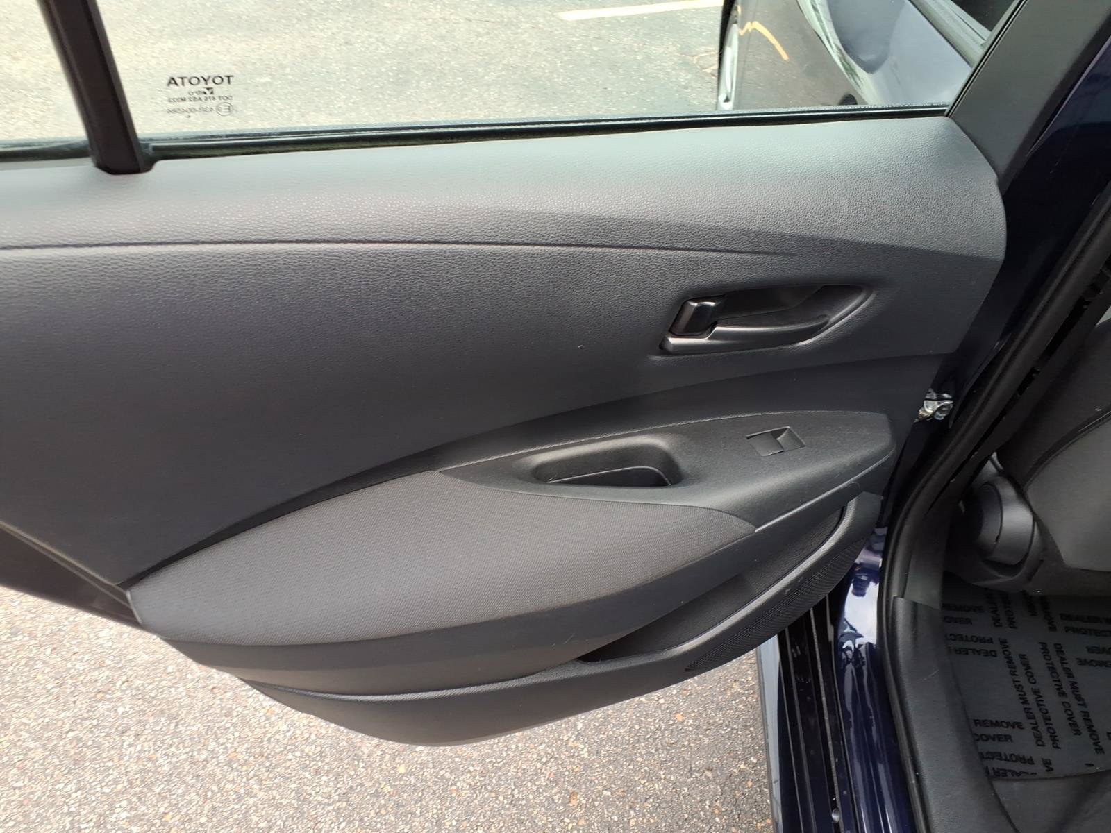 Used 2025 Toyota Corolla LE FWD image 7
