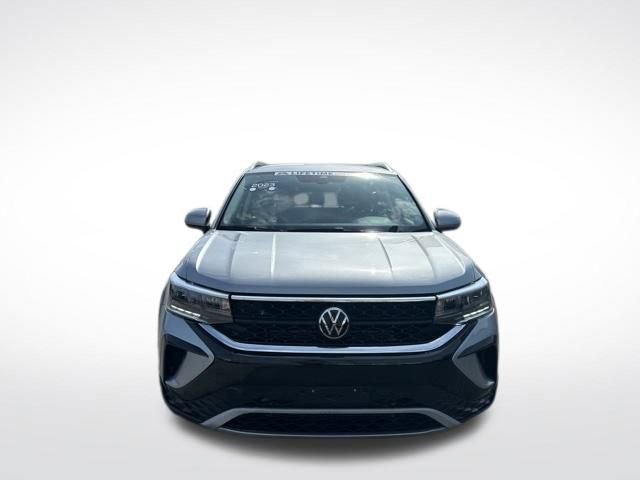 Used 2023 Volkswagen Taos SE FWD image 13