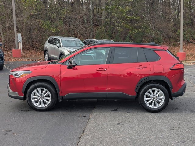 Used 2025 Toyota Corolla Cross LE image 4