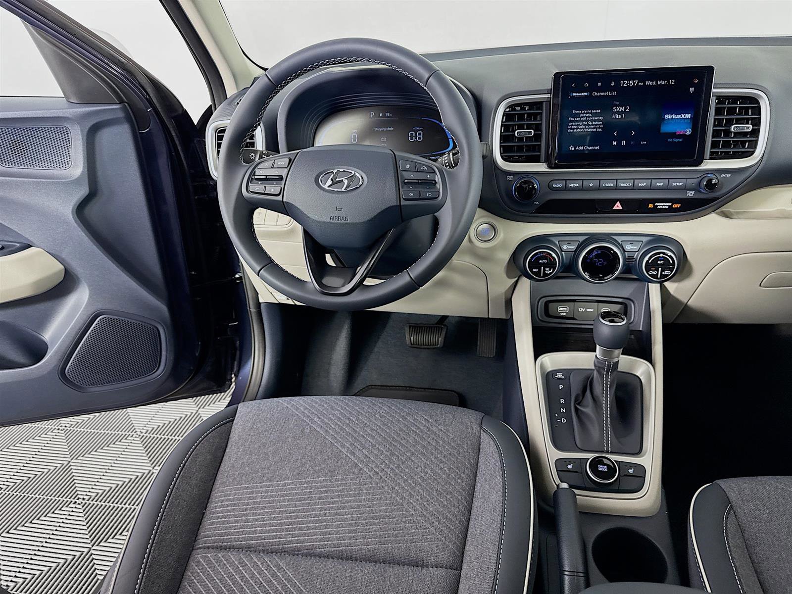 New 2025 Hyundai Venue Limited image 23