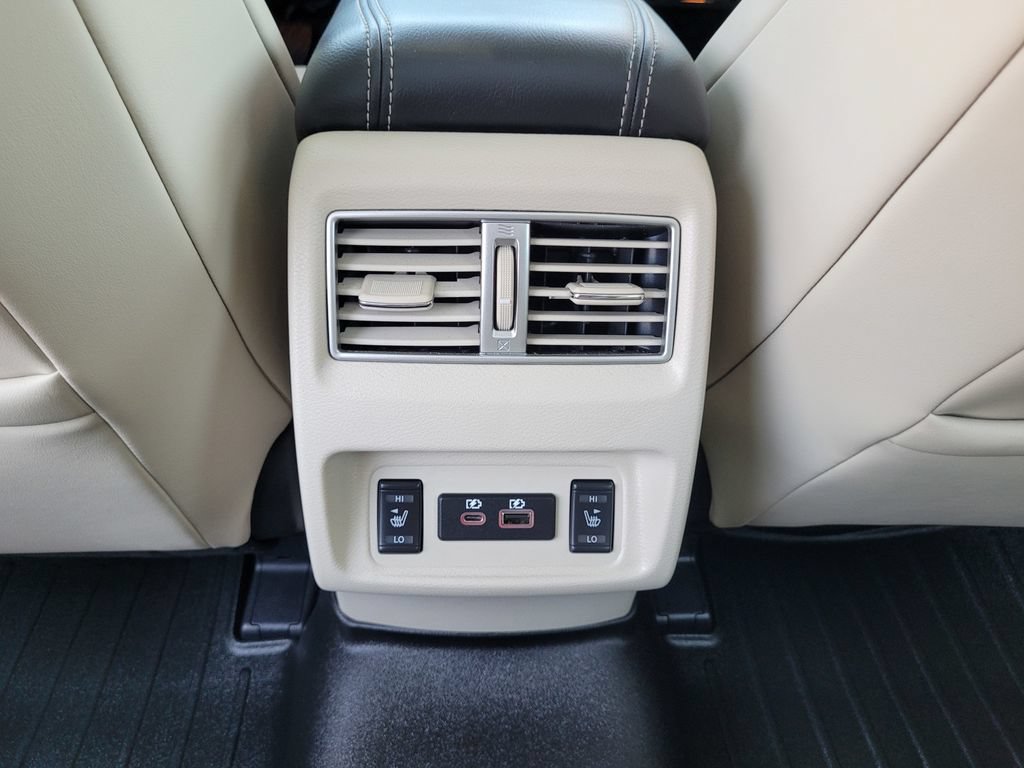 Used 2022 Nissan Maxima Platinum w/ Sport Mat Group FWD image 17