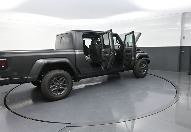 New 2025 Jeep Gladiator Sport image 35