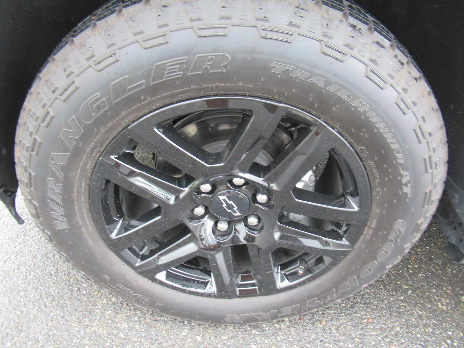 Used 2026 Chevrolet Silverado 1500 RST w/ RST All Star Premium Package AWD/4WD image 9