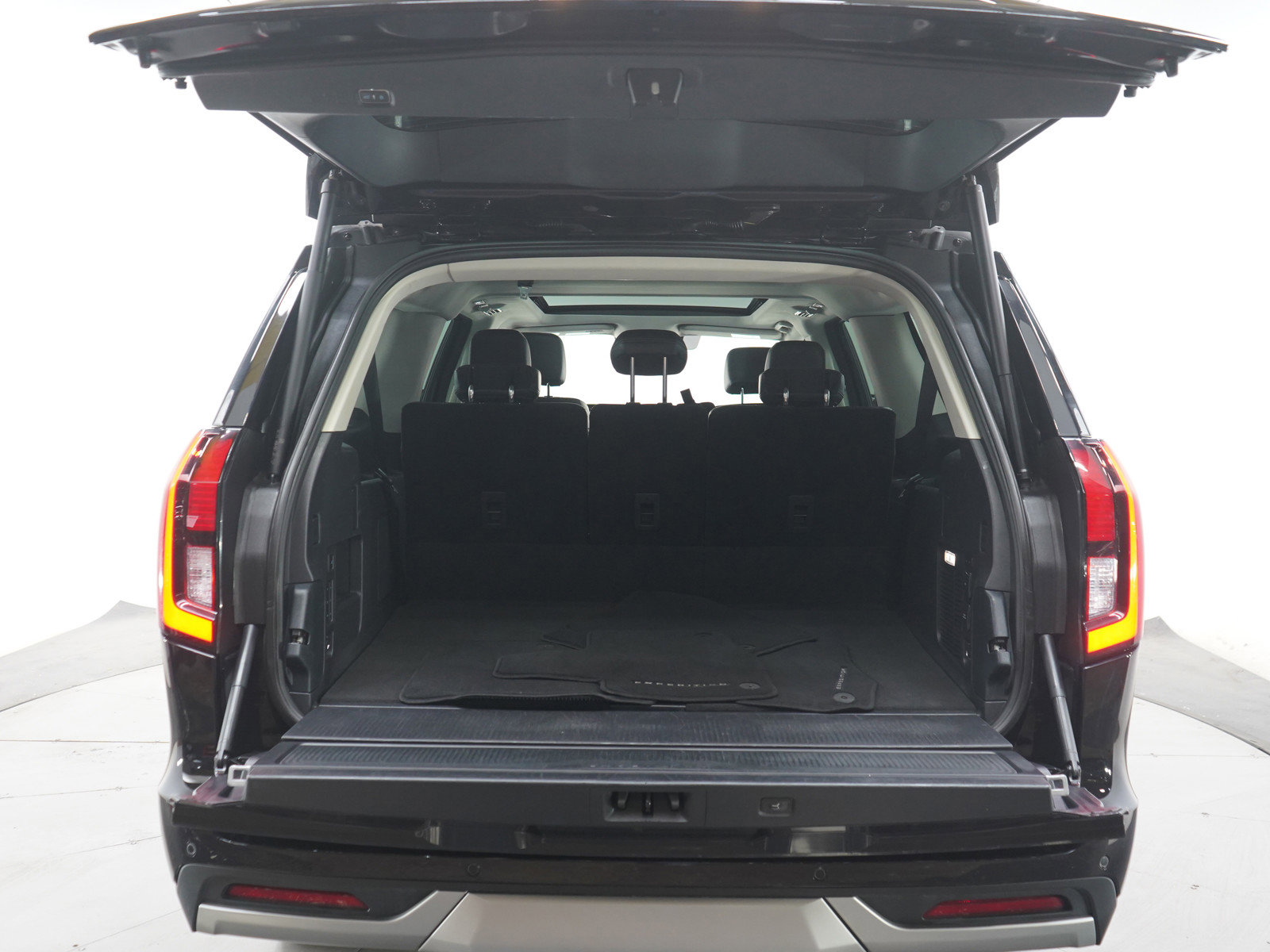 Used 2025 Ford Expedition Max Platinum AWD/4WD image 18