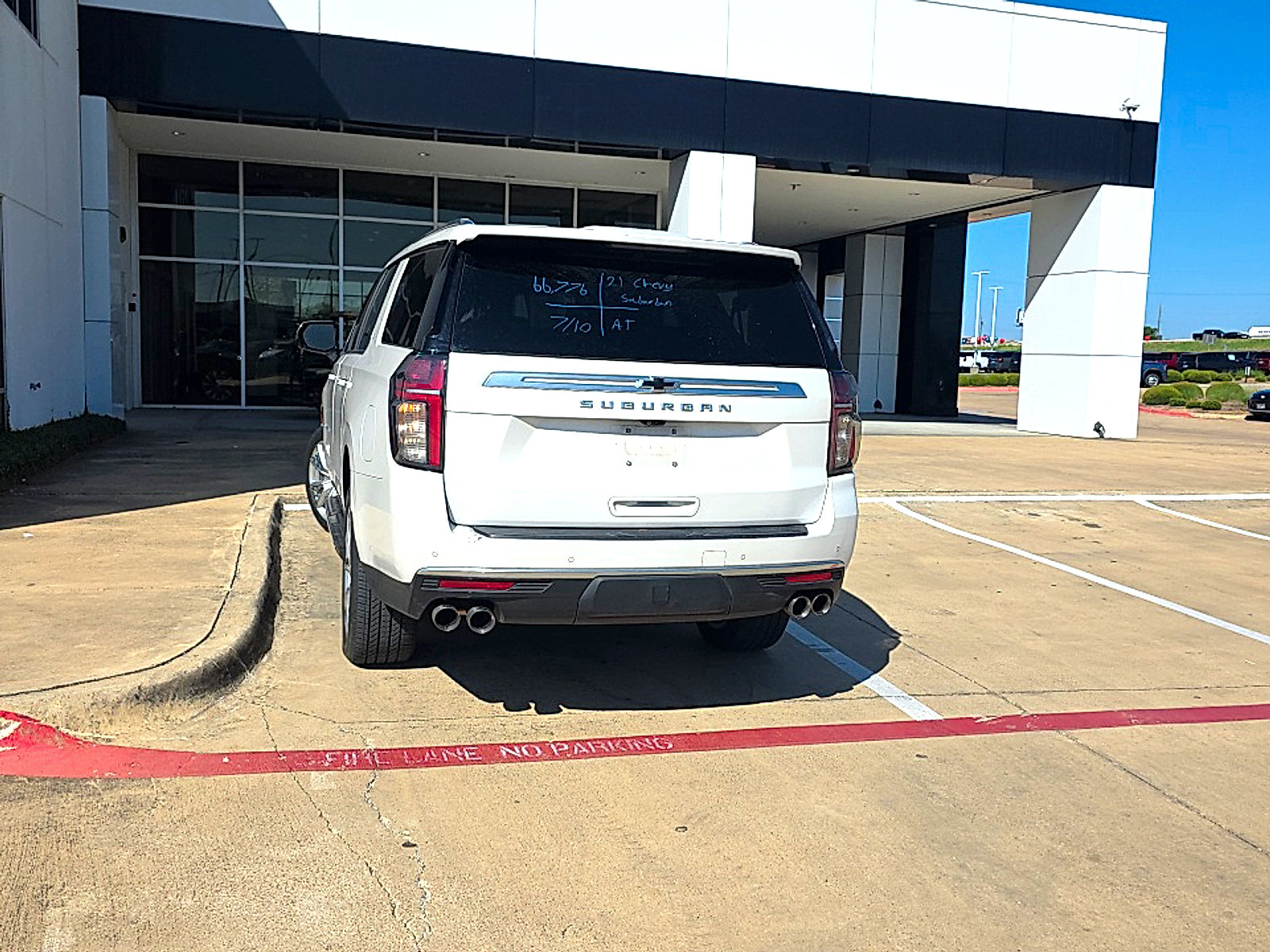Used 2021 Chevrolet Suburban High Country RWD image 15