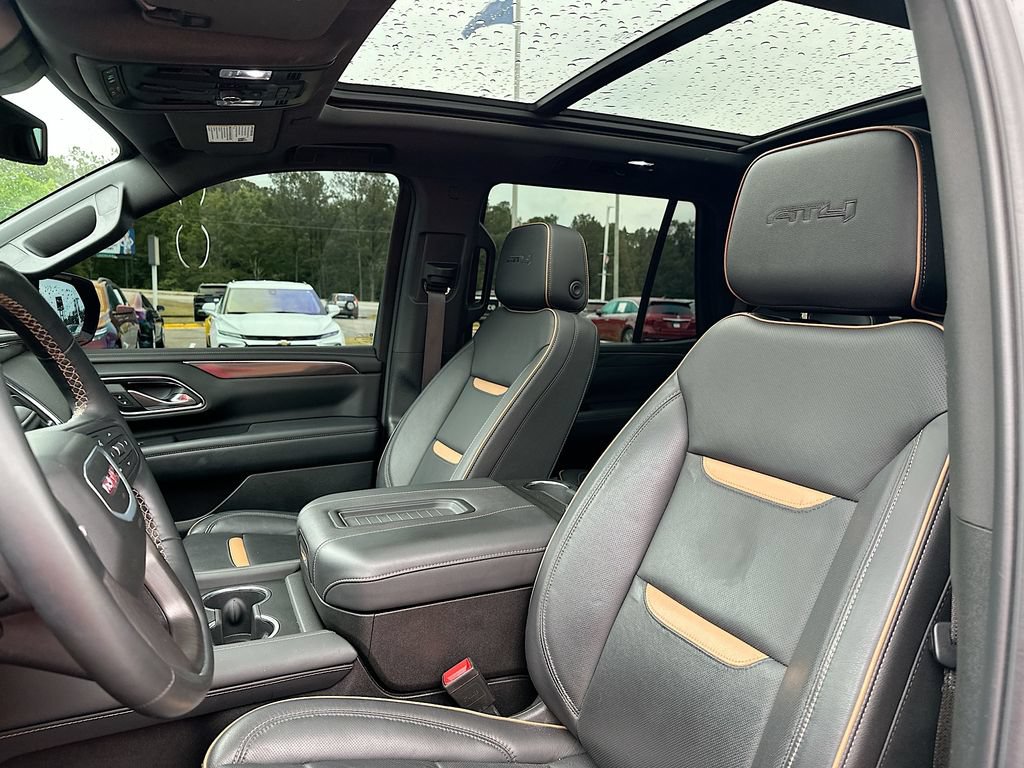 Used 2024 GMC Yukon AT4 w/ AT4 Premium Package AWD/4WD image 8