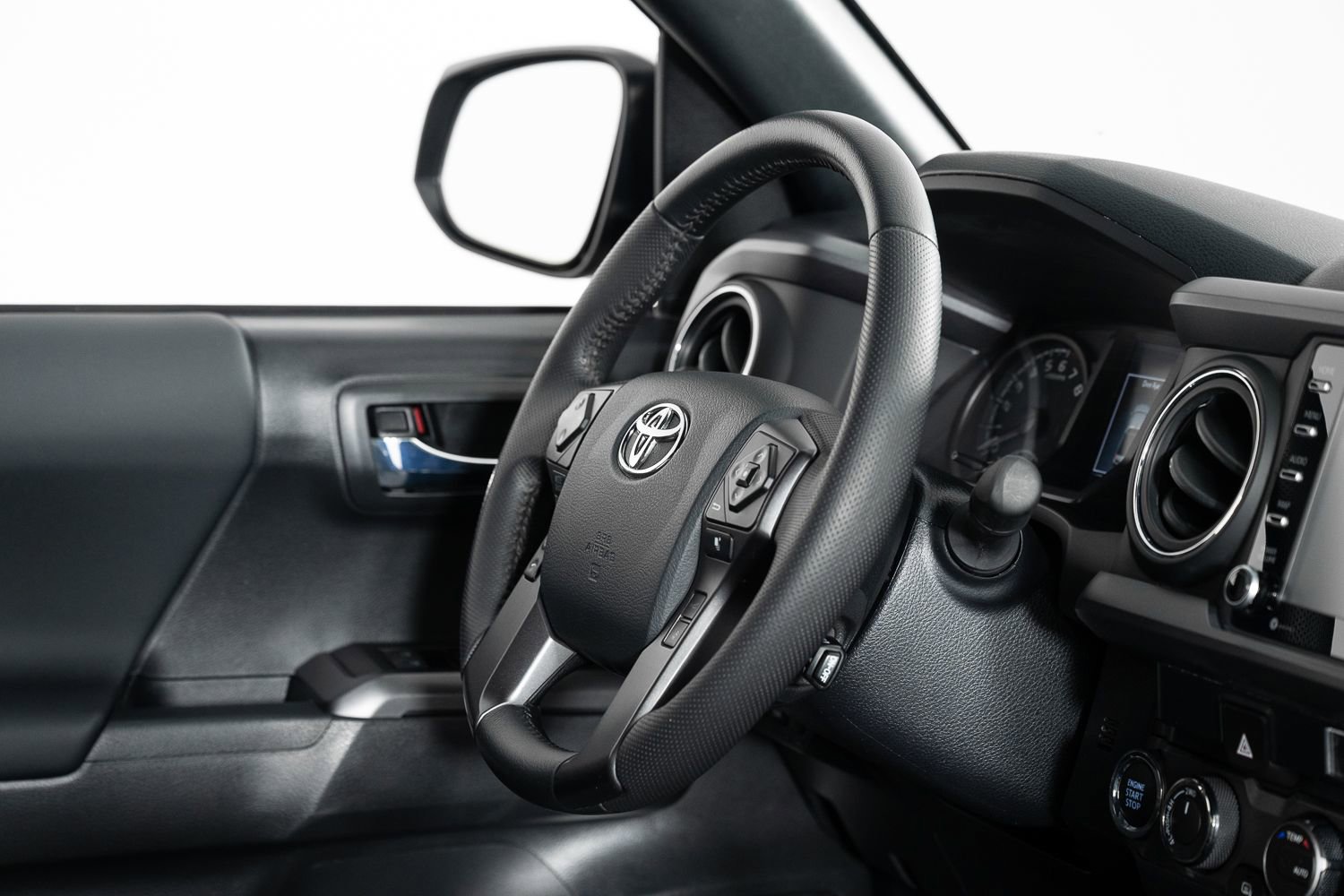 Used 2023 Toyota Tacoma TRD Off-Road image 25