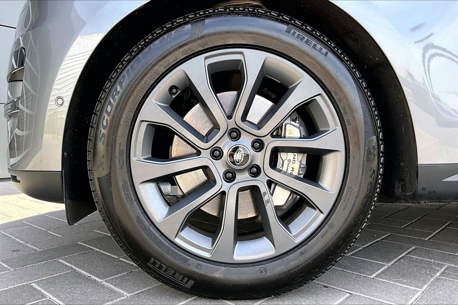 Used 2025 Land Rover Range Rover Sport image 9