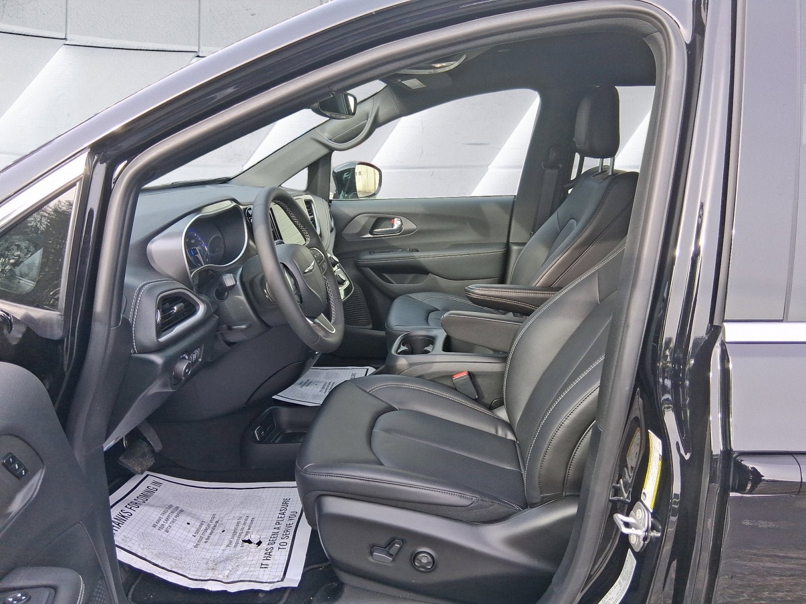 New 2026 Chrysler Pacifica Select image 10