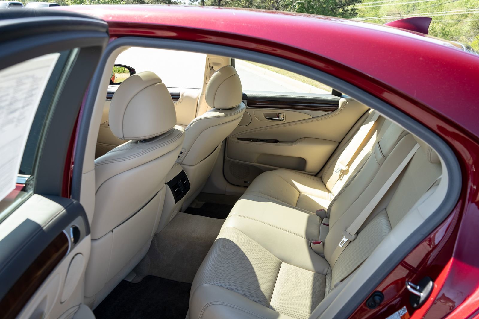 Used 2017 Lexus LS 460 AWD w/ Comfort Package image 19