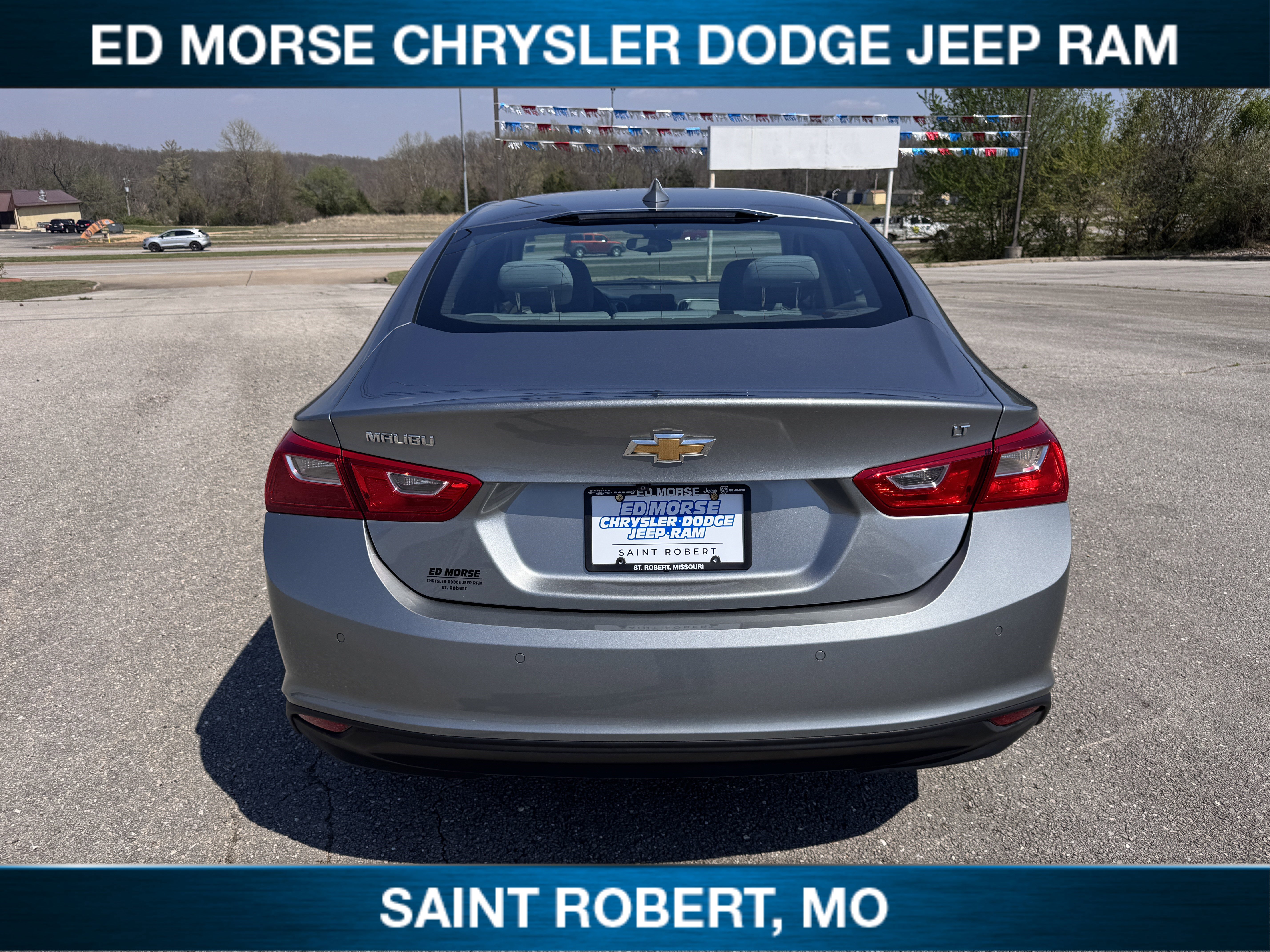 Used 2025 Chevrolet Malibu LT FWD image 3